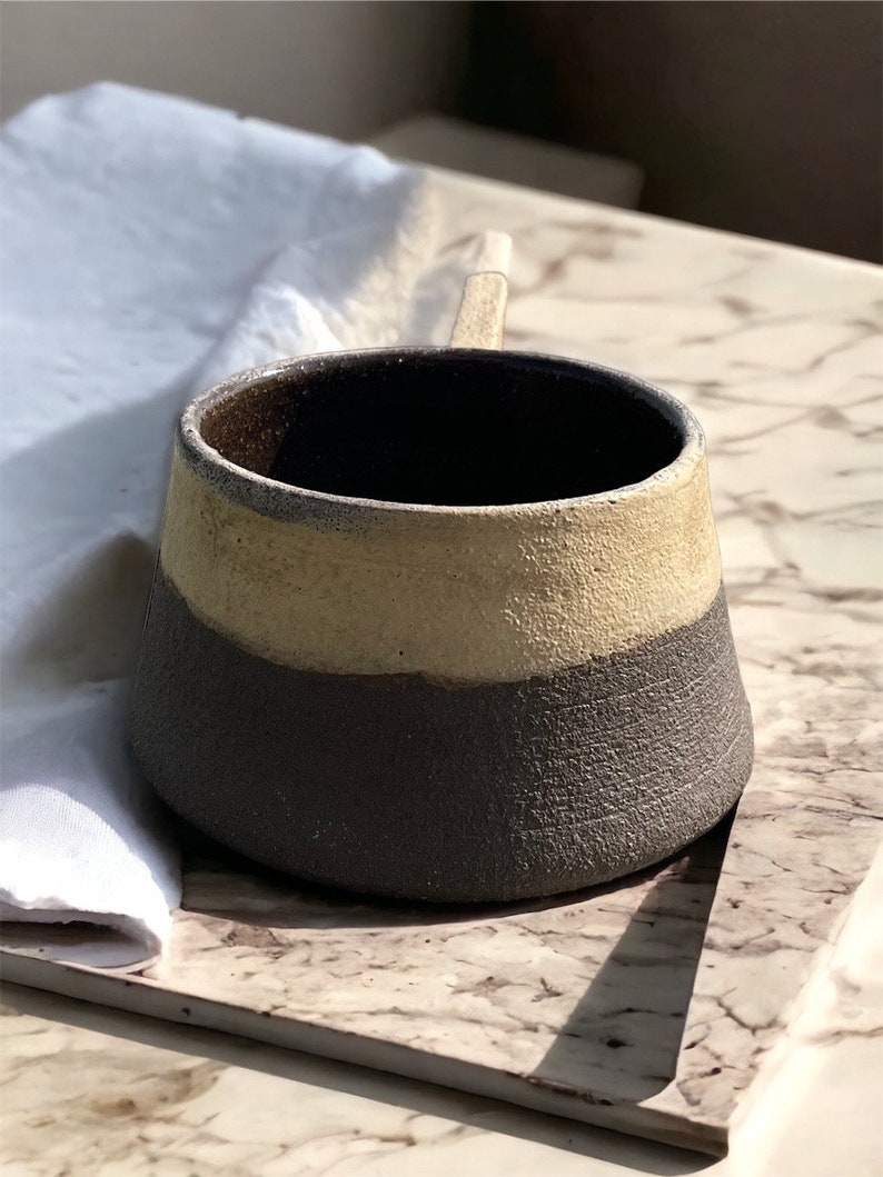 Handgemaakte keramische steengoed mok met speciaal handvat, moderne steengoed koffiemok voor koffieverslaafde, blauwe en bruine theekop voor keukendecoratie afbeelding 5