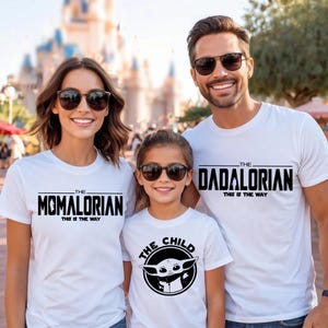 Mamalorian Dadalorian Family Shirt: Matching Mandolorian T-Shirts