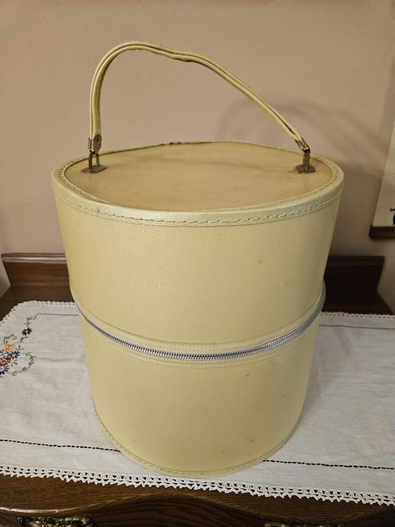 Vintage Wig Case Vintage Hat Box/Wig Case; Victorian Floral | Mercari main image 4