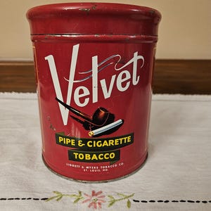 Vintage Velvet Pipe & Cigarette Tobacco Tin.  14 ozs.  Liggett and Myers Tobacco Co.  St. Louis, MO.