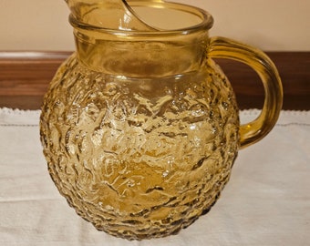 Vintage Milano Honey Gold Pitcher van Anchor Hocking - Amber Bubble Glass