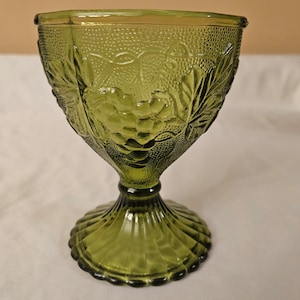 Vintage Anchor Hocking Avocado Green Glass with Grapes and Leaves Pattern