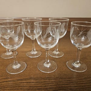 Vintage Set of 6 Stemmed Cordial Glasses with Etched Wheat Design. 2 oz.