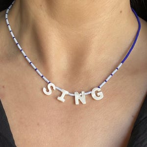 Miyuki Pärlhalsband med Slogan, Hänge med Snäckskal och Bokstav, Justerbara Sommarsmycken