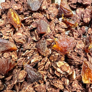 Chocolate Apricot Granola: 17 ounces