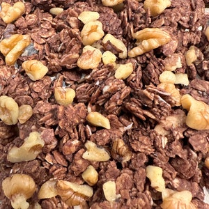 Walnut Chocolate Granola: 17 ounces