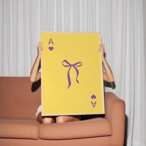 Impressão de fita de Ás de Copas – Arte de parede para cartas de baralho Barbiecore, decoração de coquete Y2K