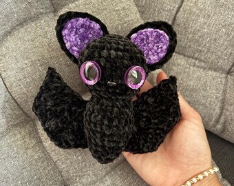 Crochet Pattern Halloween Bat Amigurumi: Autumn Decoration Tutorial (PDF)