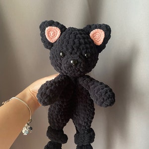 かぎ針編みパターン ハロウィン 黒猫 スナッグラー アミグルミ 赤ちゃん用おもちゃ 敏感肌にも安心 ぬいぐるみ かわいい動物のぬいぐるみ 掛け布団 子供用ギフト PDF