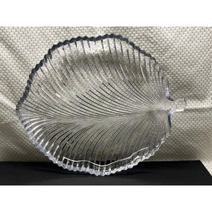 One (1) Mikasa Diamond Fire, Ribbed Cut: Leaf Shaped Platter 15&quot; WY247/922