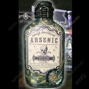 Color-Changing Arsenic Potion Bottle: Gothic Halloween Decor