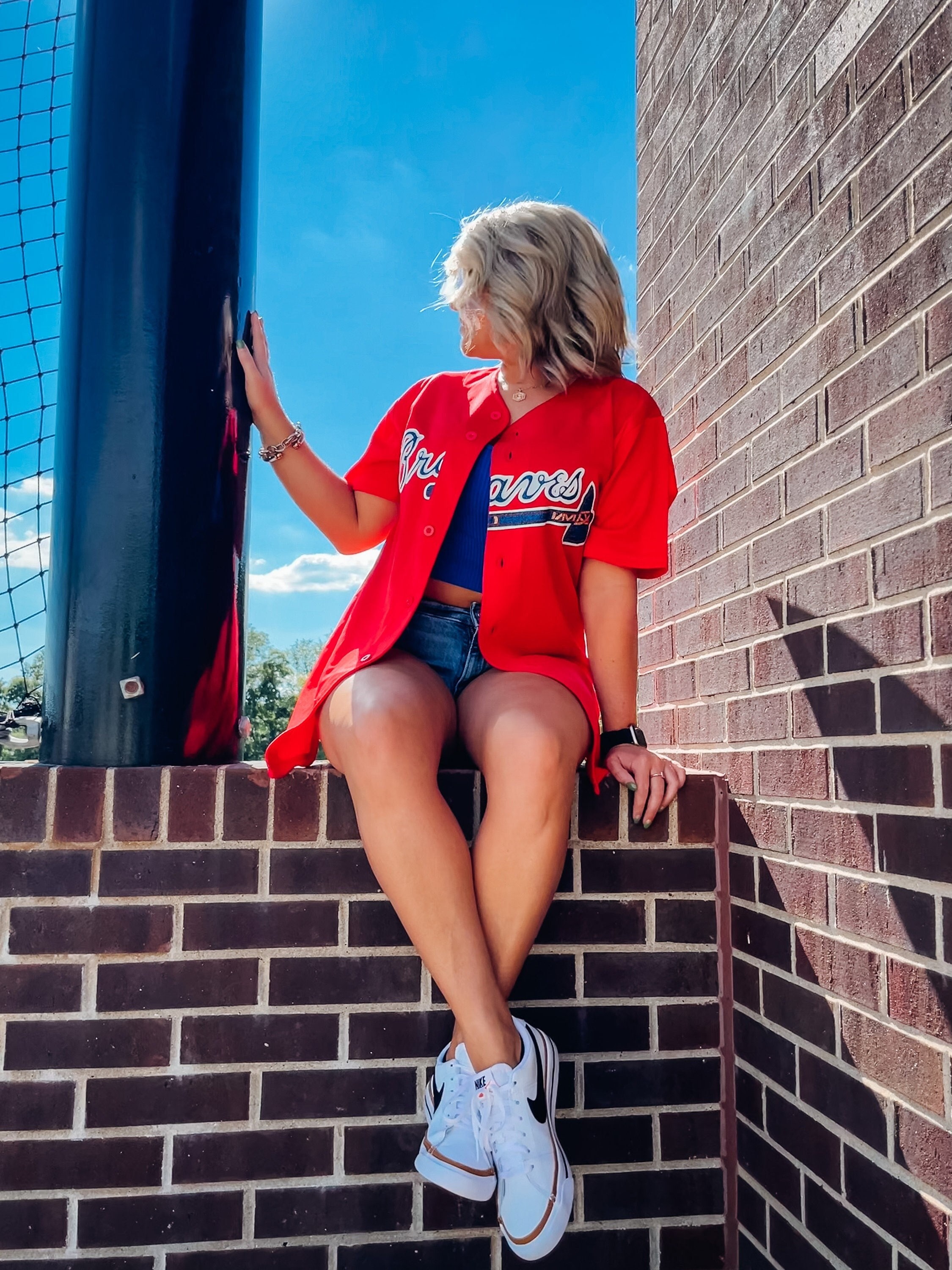 Lulu Grace Designs Atlanta Braves Bleached Tee: Baseball Fan Gear & Apparel for Women M / Ladies V-Neck Tee