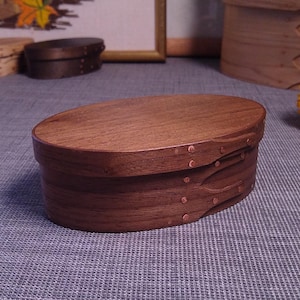 Small Handcrafted Shaker Box in Walnut Wood, 5&quot; long, Reproduction - Size #1