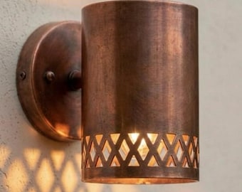 Handgemaakte Marokkaanse koperen wandlamp – Modern geometrisch ontwerp, ambachtelijk vervaardigd armatuur uit Marrakech