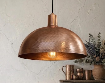 Hanglamp van gehamerd koper, handgemaakt, messing hanglamp, rustieke plafondlamp, keukenverlichting boven het kookeiland, landelijke industriële decoratie