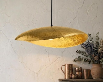 Hanglamp van gehamerd koper, handgemaakt, moderne organische hanglamp, messing plafondlamp, keukenverlichting boven het kookeiland, luxe rustieke decoratie