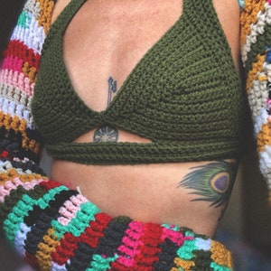 Crochet bralette pattern and tutorial, beginer friendly crochet pattern