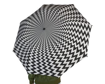 Black and White Optical Zigzag Pattern Umbrella | Foldable Rain Umbrella