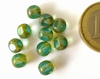 10 round green-turquoise glass beads