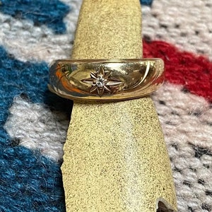 Mid Century Modern Vintage 1950s Wedding Band - 10K Gold, Diamond, & Style!