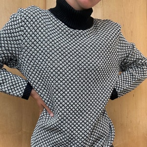Vintage Women’s White and Black Sweater