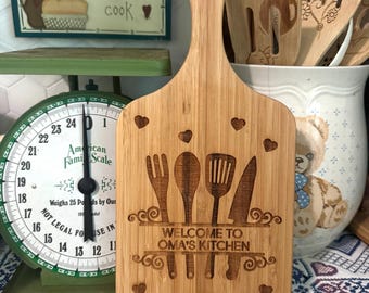 Vintage Style Bamboo Cutting Board – “Welcome to Oma’s Kitchen” Decor
