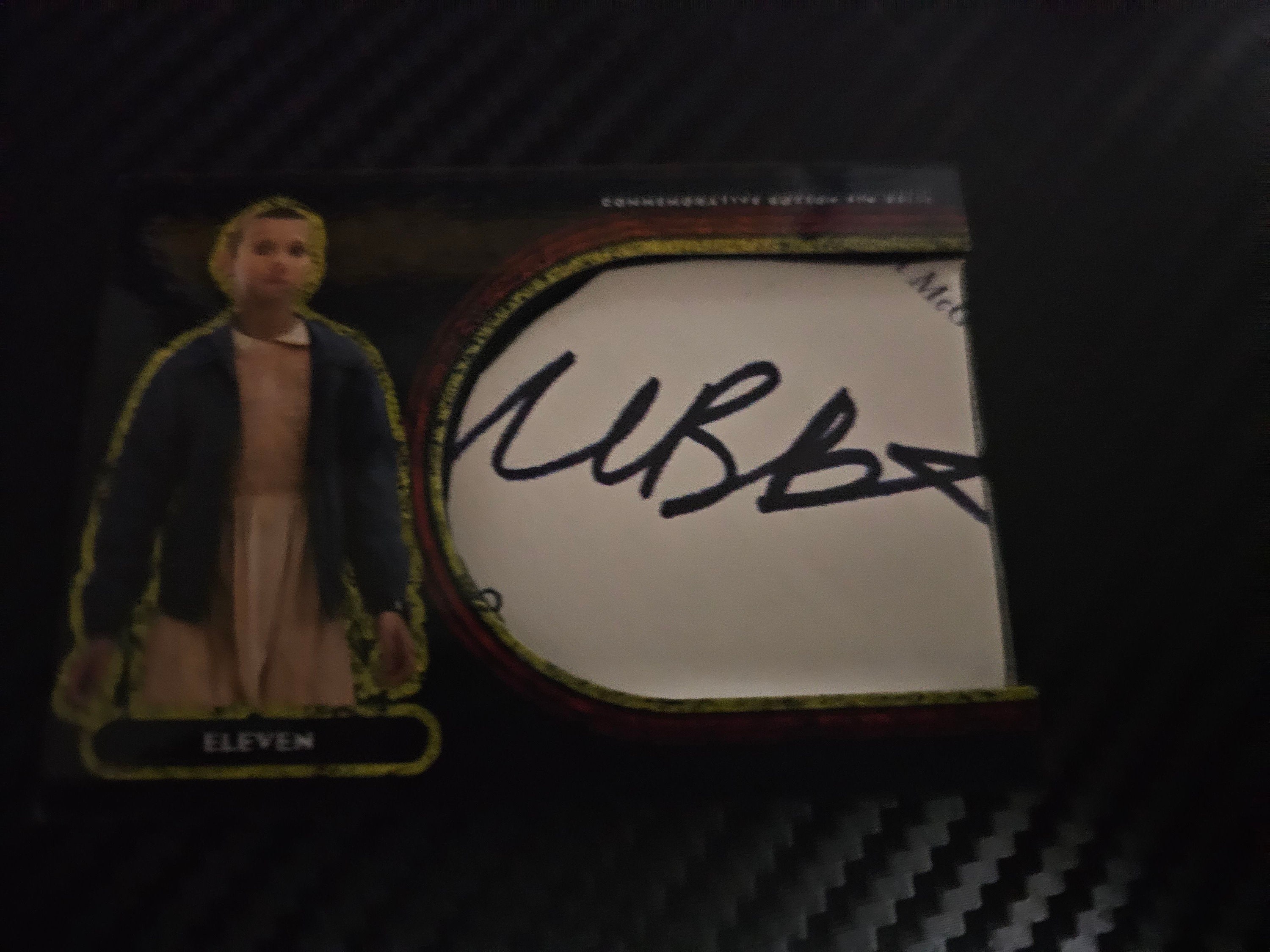 2021 MILLIE BOBBY BROWN直筆サイン ストレンジャーシングス 2021