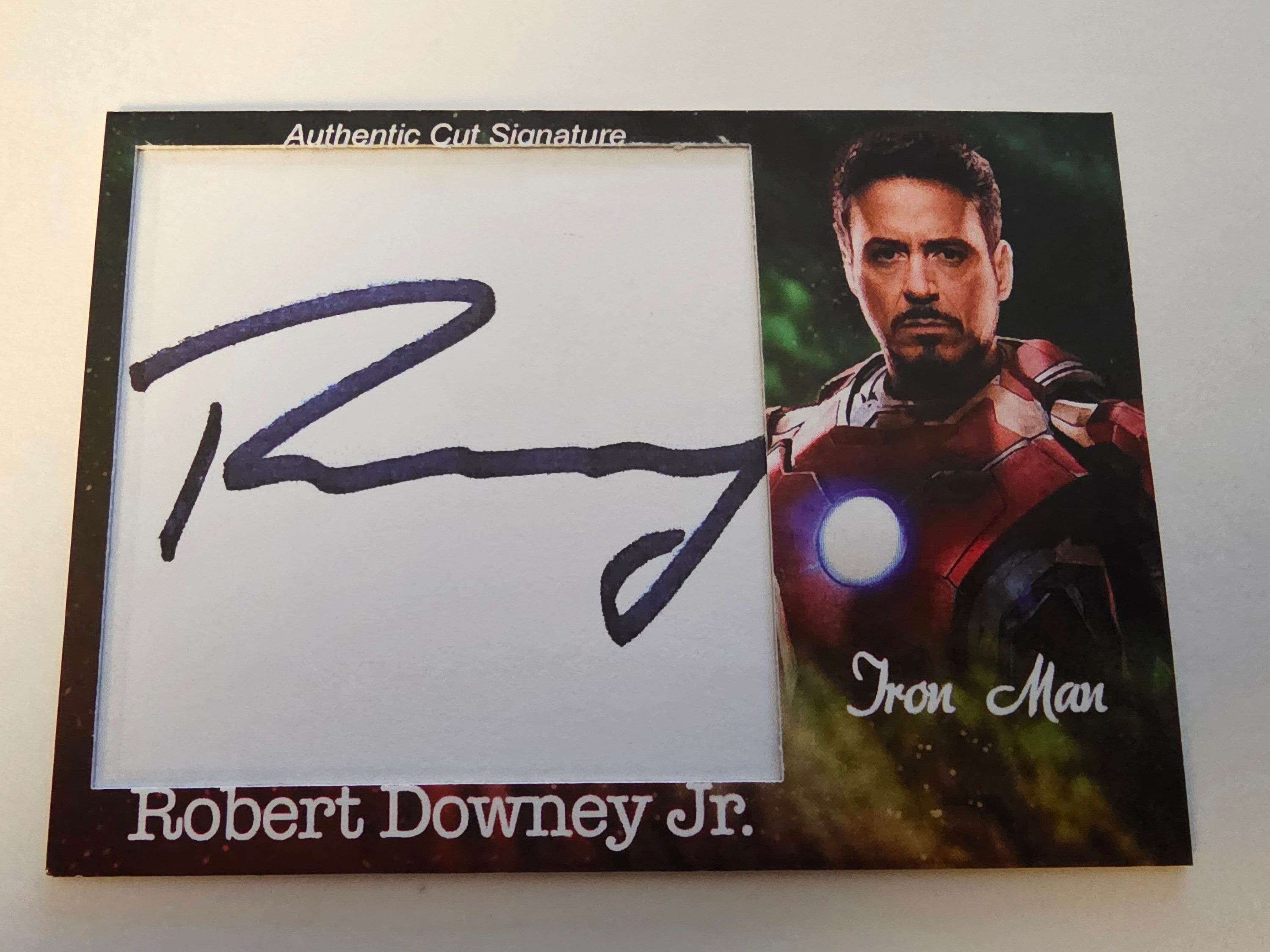 特大 アイアンマン 3 robert downey jr直筆サイン 特大 アイアンマン 3 robert downey jr直筆サイン - メルカリ