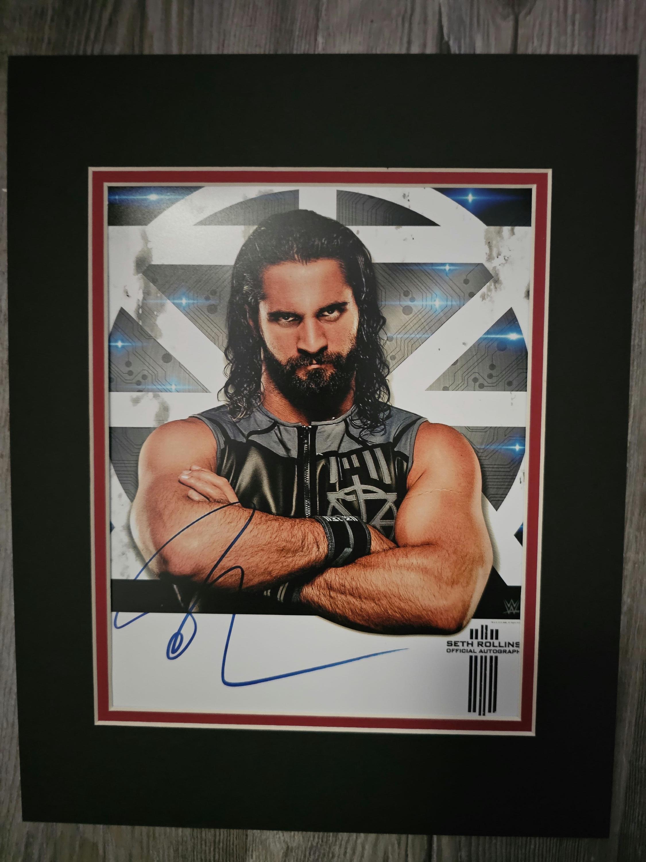 wwe SHIELD 直筆サインポスター WWE Shield T-shirt | steez 【スポーツ古着専門店】