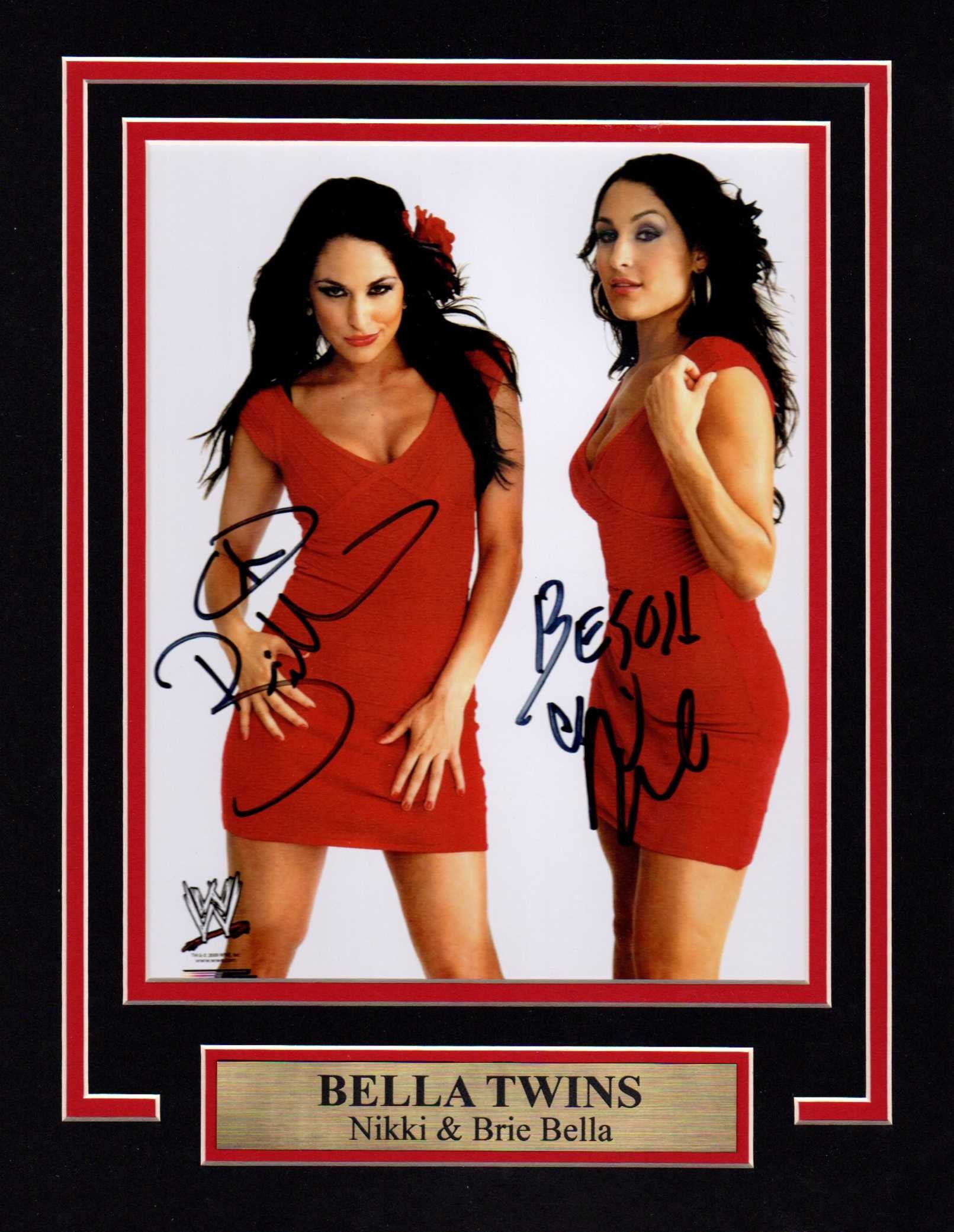 WWE BELLA TWINS Nikki & Brie Bella Dual Autographed Photo WWE BELLA TWINS Nikki & Brie Bella Dual Autographed Photo