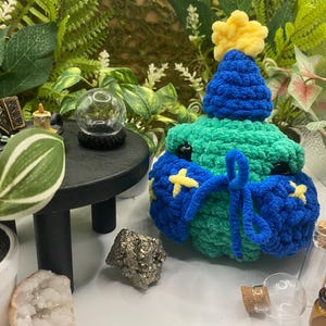 Wizard Frog amigurumi crochet plush