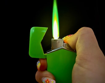 Encendedor de antorcha de butano recargable de llama verde / Accesorios para humo