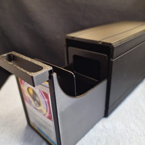 Aufbewahrungsbox für 350 Pokémon-Karten mit Unterteilungen