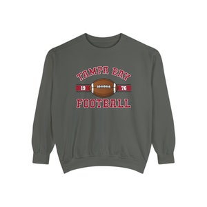 Comfort Colors Sweatshirt, Tampa Bay Crewneck sweater Buccaneers Apparel, Buccaneers fan gift Tampa Bay football, Sweatshirt Football Fan