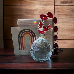 Cardinal SunCatcher Crystal Rainbow Maker dans une boîte cadeau avec carte - Fête des Pères - Mémorial - Anniversaire