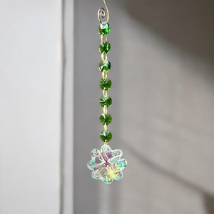 Décoration arc-en-ciel trèfle à quatre feuilles SunCatcher dans une boîte cadeau avec carte et don