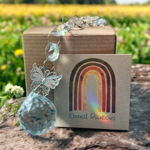 SunCatcher Butterfly Crystal Rainbow Maker in geschenkverpakking met kaart en donatie