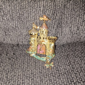 Kirks Folly Castle pin