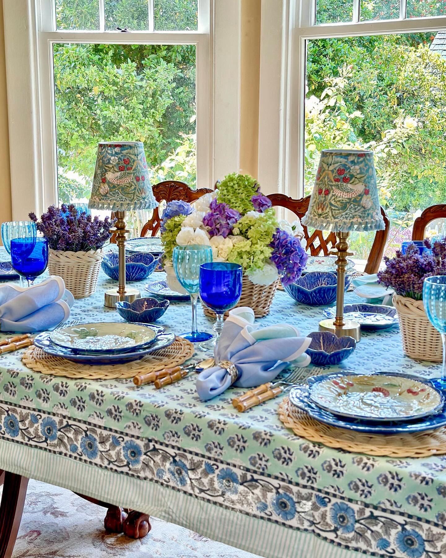 New April Cornell Tablecloth Christmas / Winter Chickadee