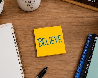 Haftnotizen mit dem Schriftzug „Believe“, Motivations-Post-it®-Haftnotizen, inspirierende Schreibtischaccessoires, Geschenkidee für Büro und Lehrer (Post-it®-Notizblöcke)