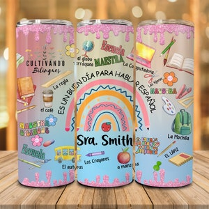 Copo fino personalizado de 20 oz para professor de espanhol, Teach Love Inspire, Copo Maestra de 20 oz PNG, Copo de café arco-íris com glitter rosa para professor