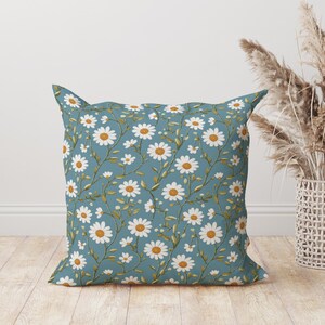 Daisy Throw Pillow, Blue Floral Cushion, Cottagecore Home Decor, Springtime Accent Pillow, Cozy Farmhouse Pillow, Vintage Botanical Cushion