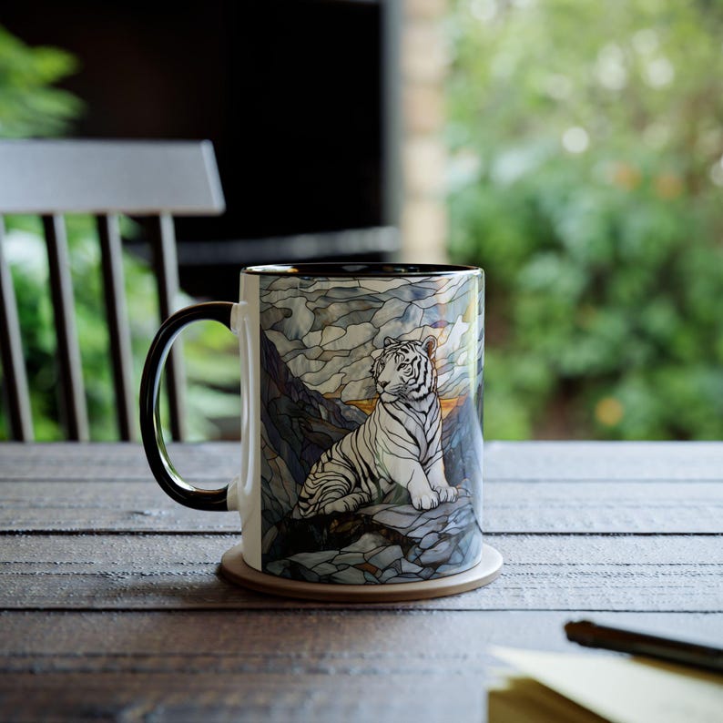 Taza Tigre Blanco de 325 ml, Taza de café con diseño de majestuoso felino, Taza de cerámica con diseño de vida silvestre, Taza con diseño de tigre de Bengala, Regalo para amantes de los animales, Taza única con diseño de naturaleza imagen 2