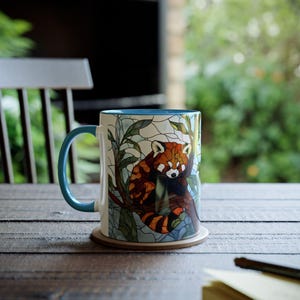 Taza de panda rojo de 325 ml, taza de café con diseño de animales salvajes, regalo para amantes del panda rojo, vajilla con diseño de animales en vidrieras, taza estilo cottagecore, regalo único con temática animal. imagen 2