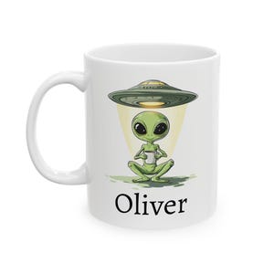 Caneca personalizada com tema alienígena, caneca de cerâmica para café extraterrestre de 325ml ou 445ml, caneca com nome personalizado, presente para quem acredita em alienígenas, presente para fãs de OVNIs, presente para amantes do espaço. imagem 5