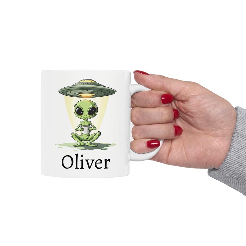 Caneca personalizada com tema alienígena, caneca de cerâmica para café extraterrestre de 325ml ou 445ml, caneca com nome personalizado, presente para quem acredita em alienígenas, presente para fãs de OVNIs, presente para amantes do espaço. imagem 7