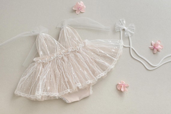 Lace Newborn Dress: Tulle Photography Prop Set