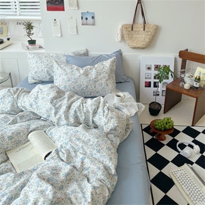 Floral Bedding Set Blue Flower Duvet Cover with Solid Color Flat Sheet Floral Comforter Cover Set 4PCS Quilt Cover Set Floral Dorm Bedding