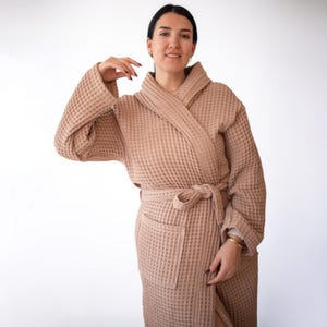 Close view of the tan brown waffle housecoat with shawl collar – elegant cotton waffle housecoat
