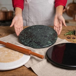 Marmor Chakla Roti Maker: Grön & Svart Rotibräda med Stativ